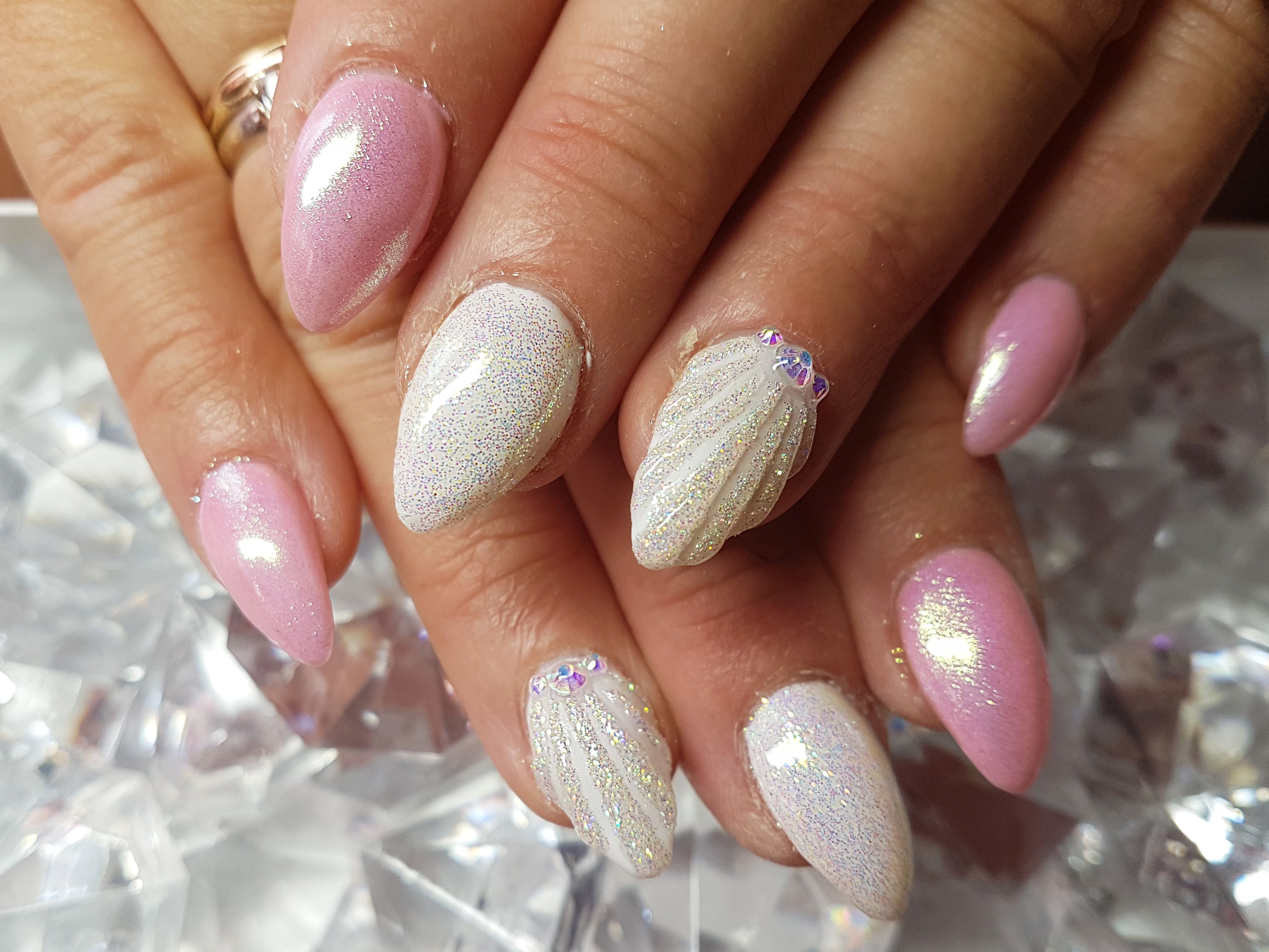 Summer Nails With Sea Shell Design