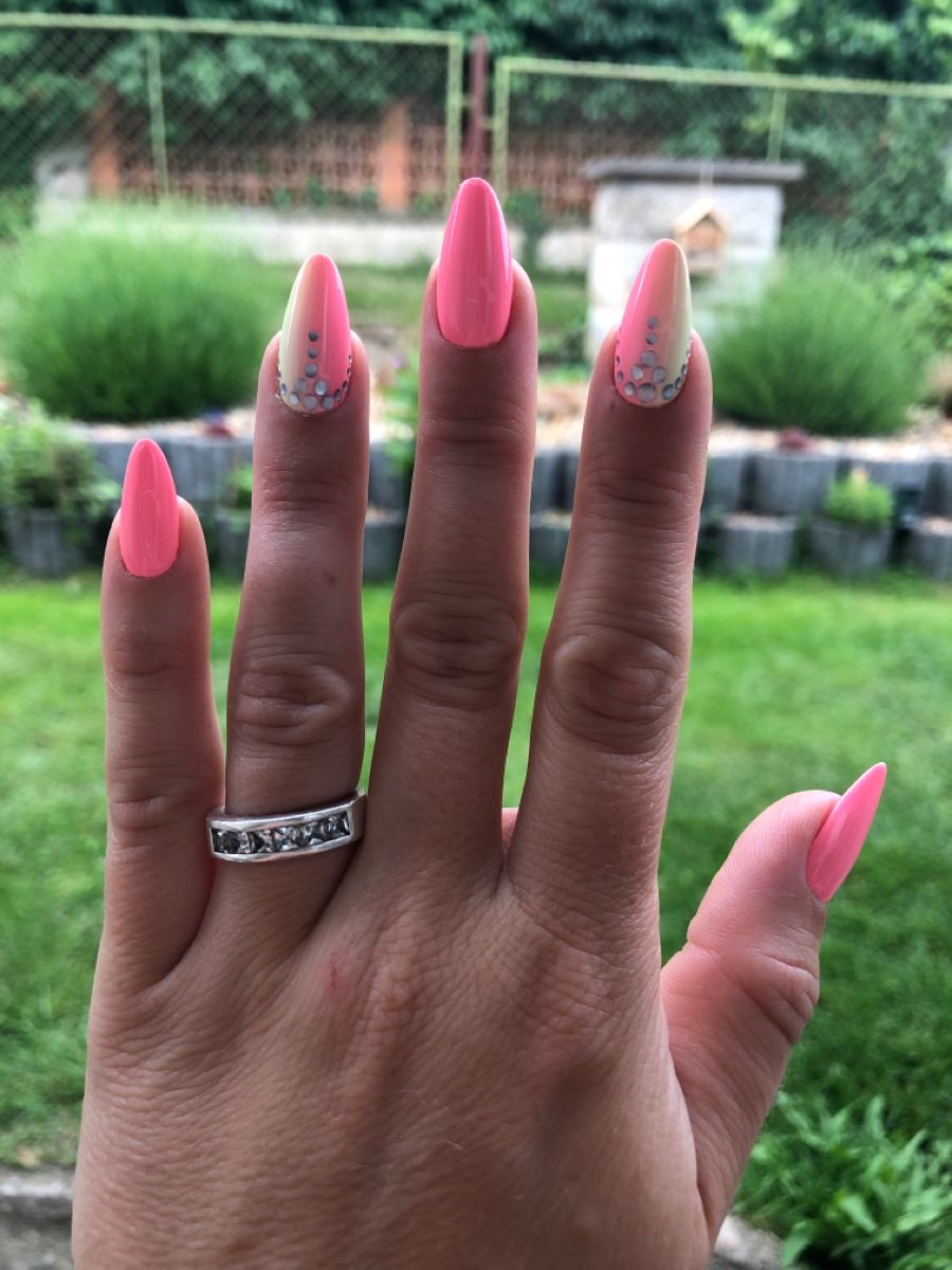 Letni Nehty Ombre In 2020 Engagement Engagement Rings Thumb
