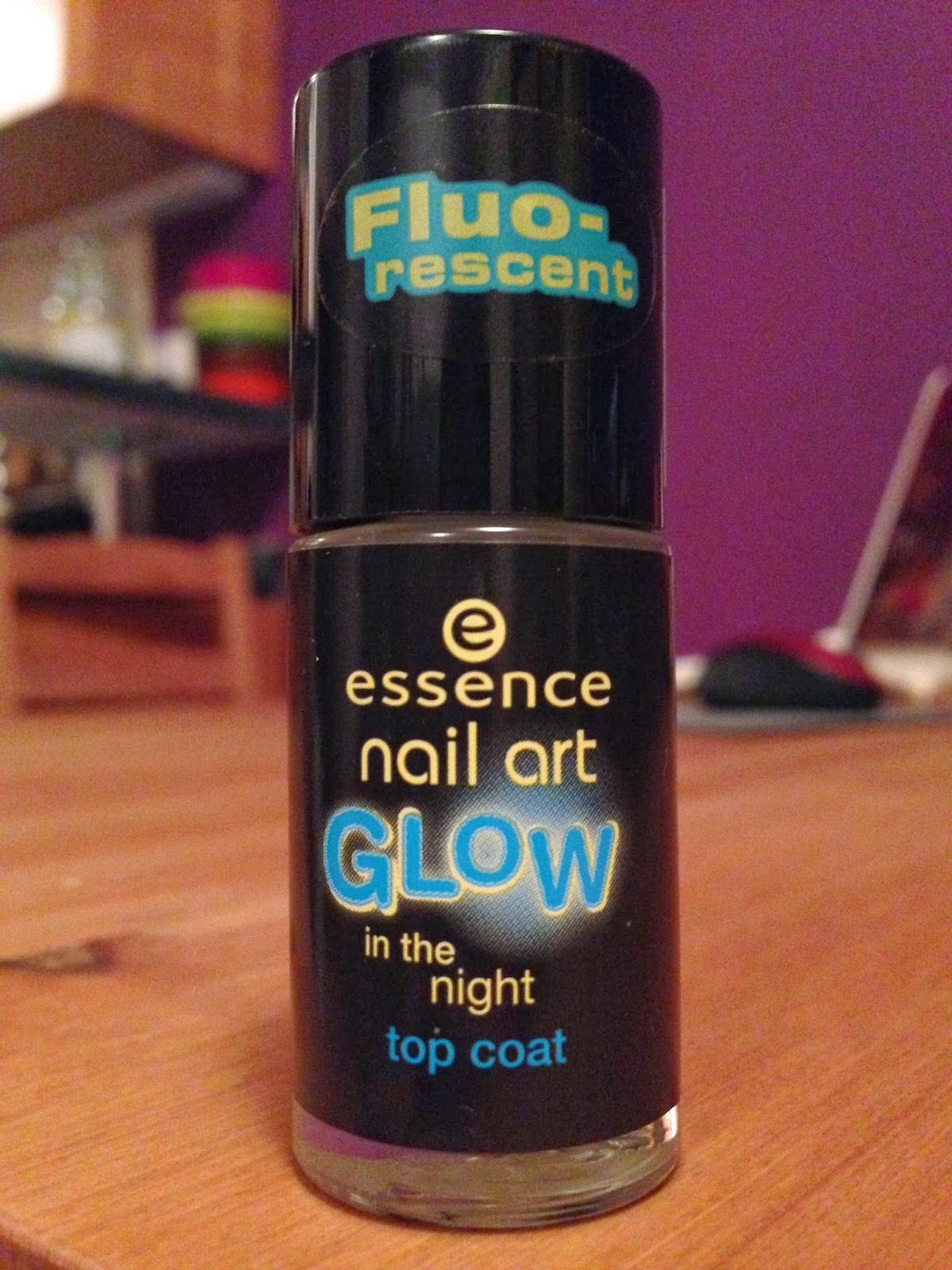 Just Be Yourlself Essence Nail Art Glow In The Night