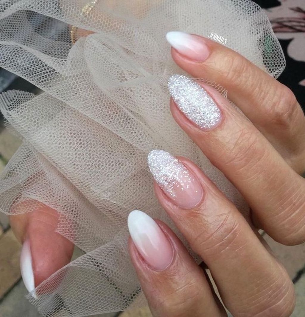 30 Affordable Wedding Nail Art Ideas For Brides In 2020 With Images Bile Nehty Gelove Nehty Design Nehtu