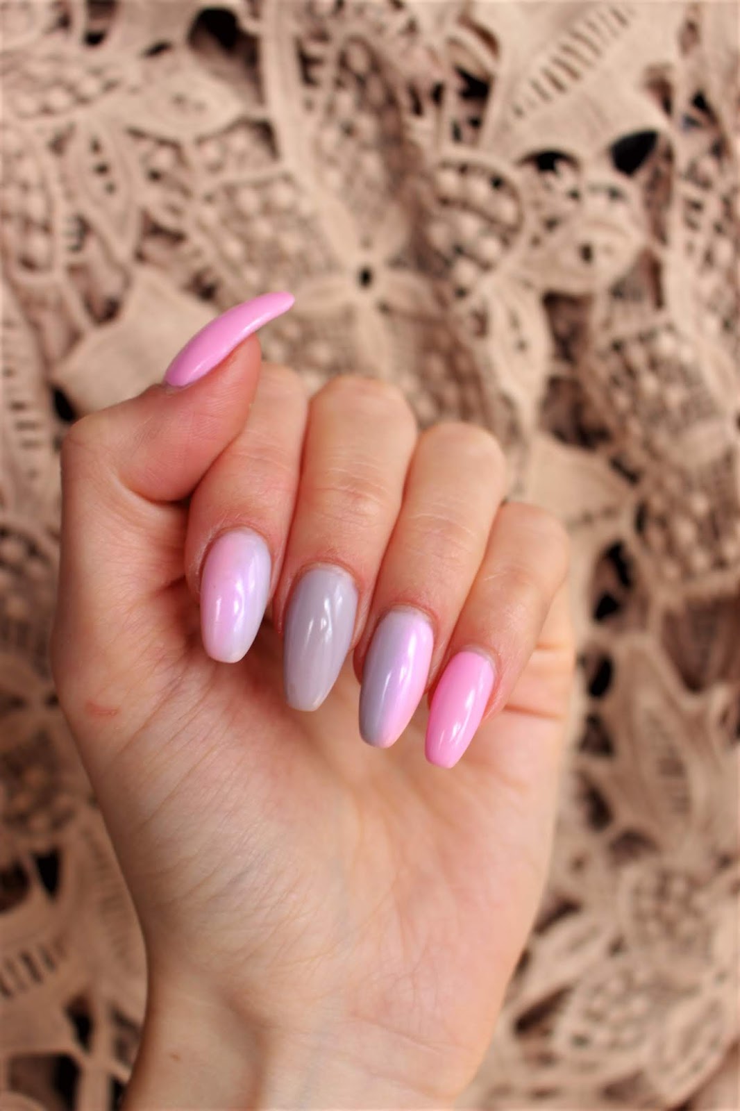 Sinnamona Soft Grey And Pink Ombre Nails