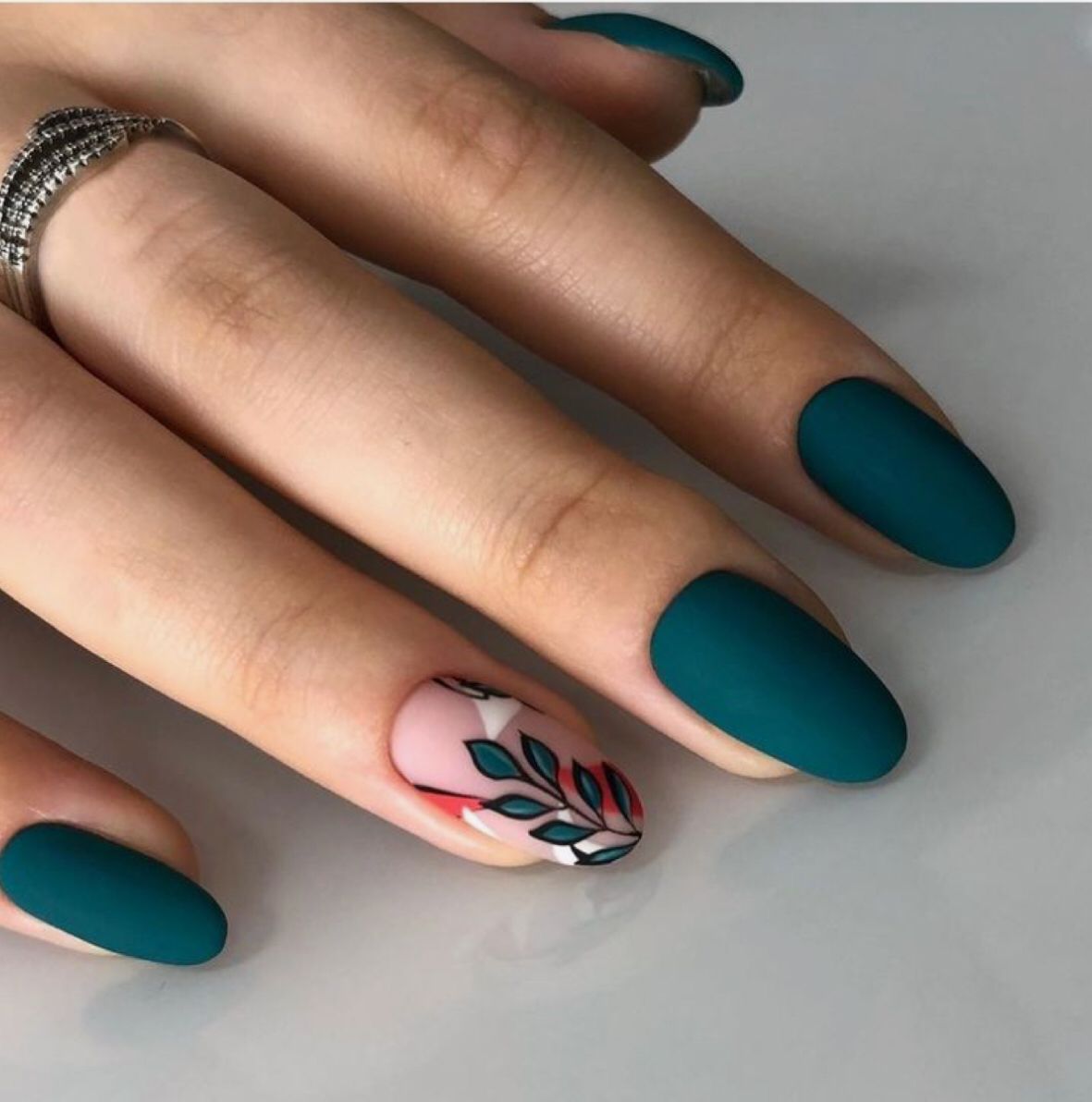 Pin By Marie Kasna On Manikyur In 2020 Emerald Nails Stylish Nails Cute Acrylic Nails