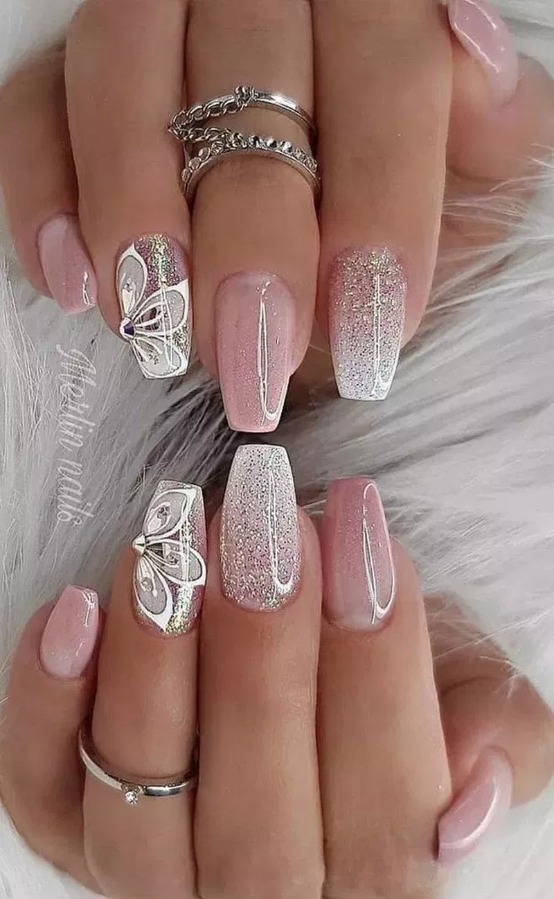 44 Glitter Summer Nails Art Ideas For An Excellent Look In 2020 Bright Nail Designs Glitter Nails Acrylic Nail Designs Glitter