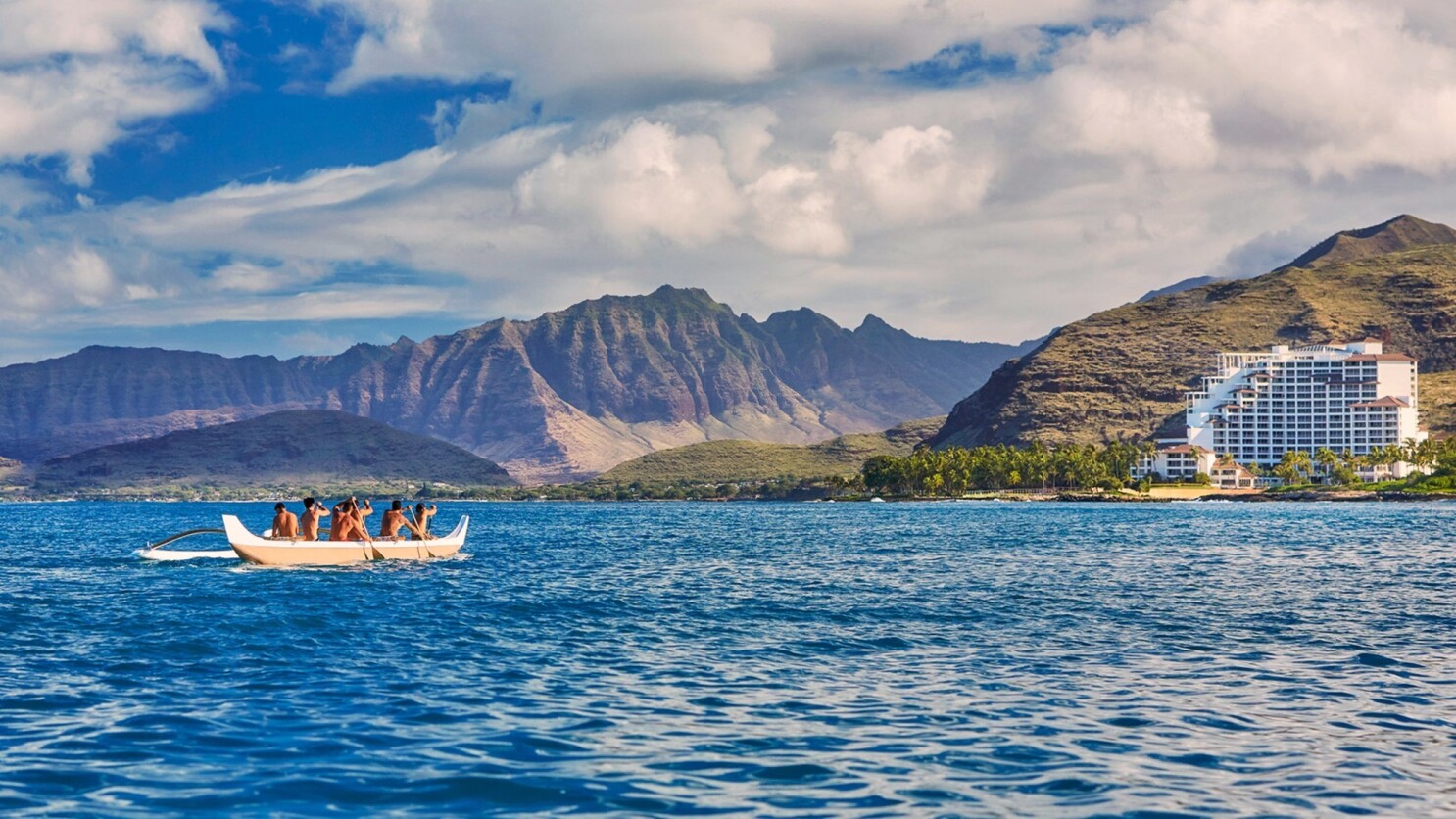 Hawaii Oahu S First Four Seasons Resort Opens At Ko Olina Los Angeles Times