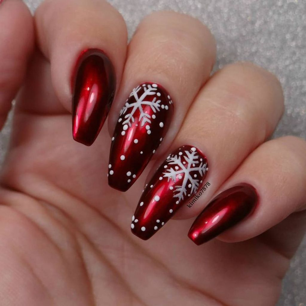 38 Lovely Winter Nails Design Ideas You Should Copy Cervene Nehty Barevne Nehty Design Nehtu