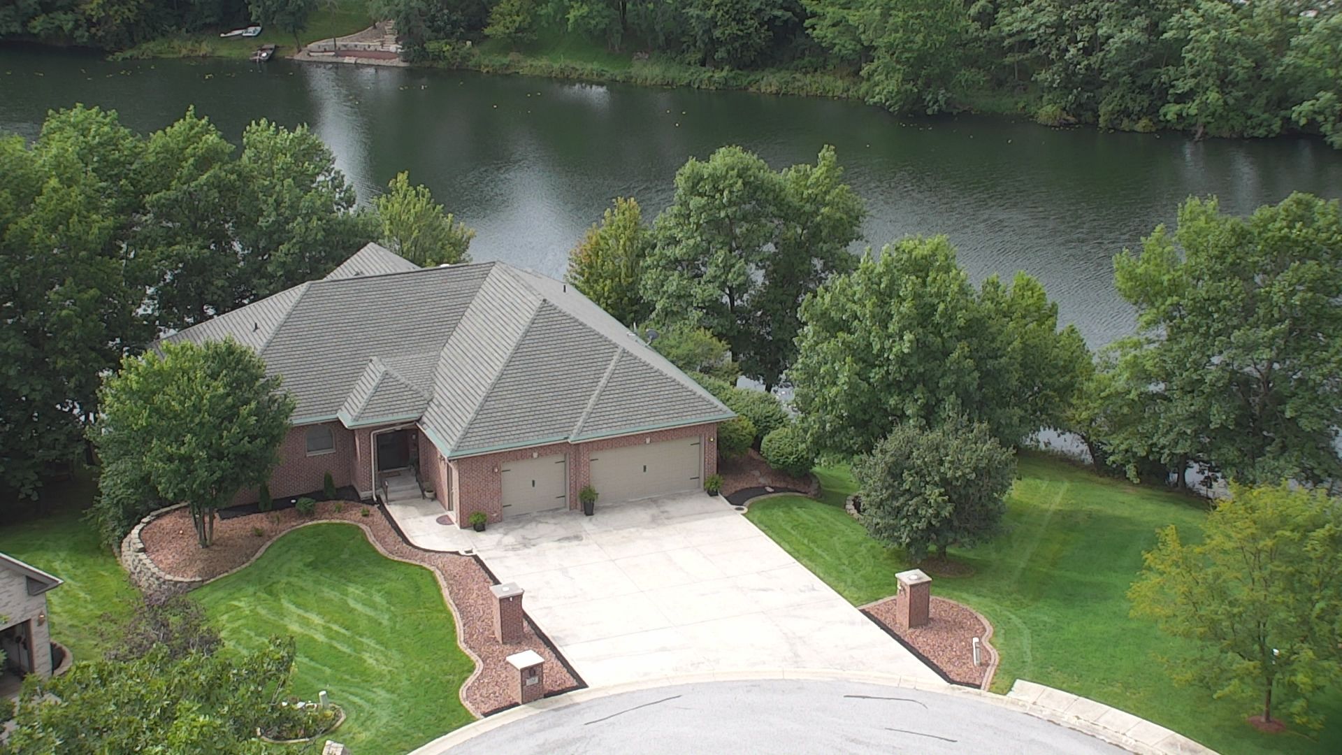 Waterfront Lakes Of The Four Seasons Crown Point Waterfront Homes For Sale 4 Homes Zillow