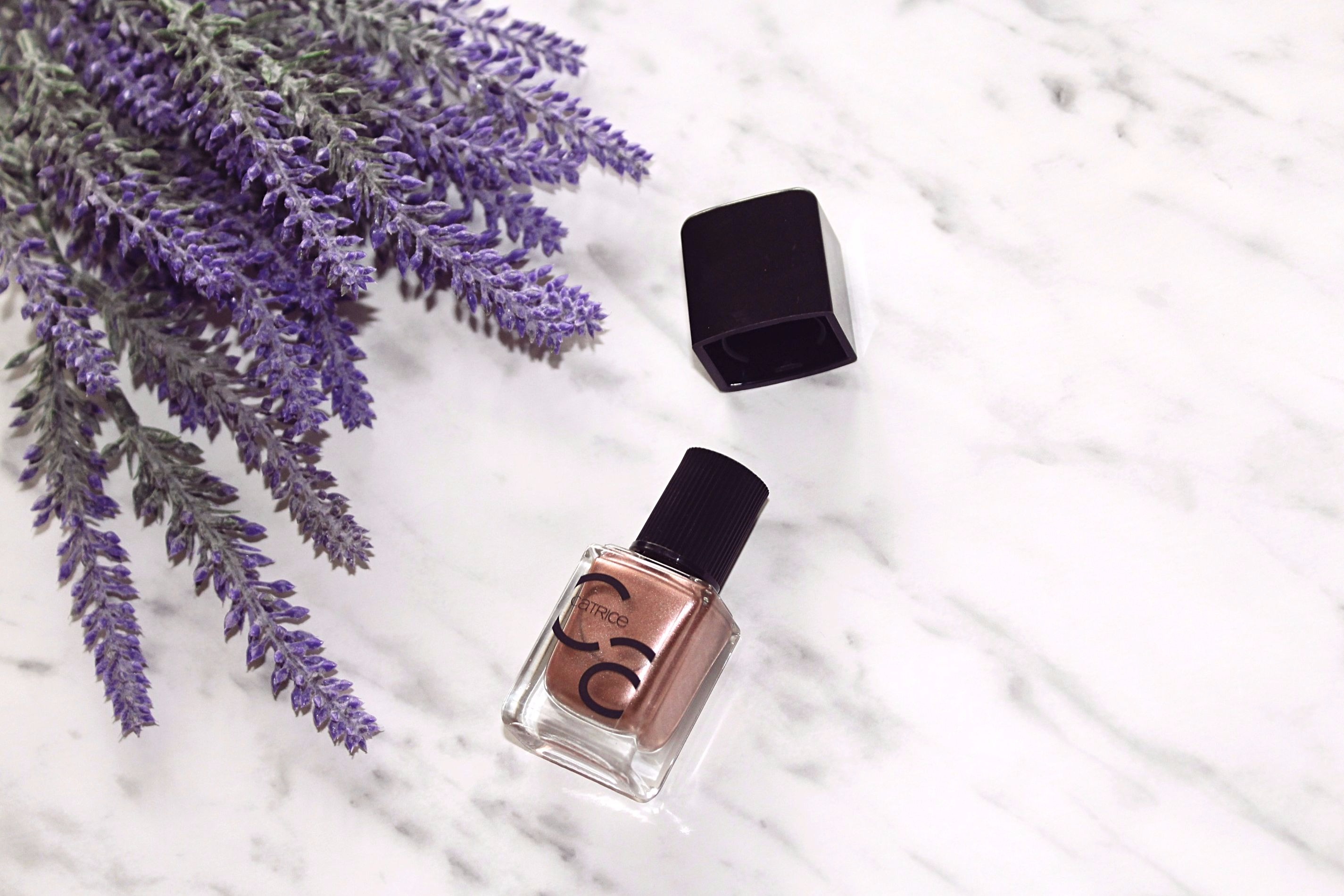 Rose Gold On Nails The Best Way To Celebrate Metallic Nail Trend Simple Serenity