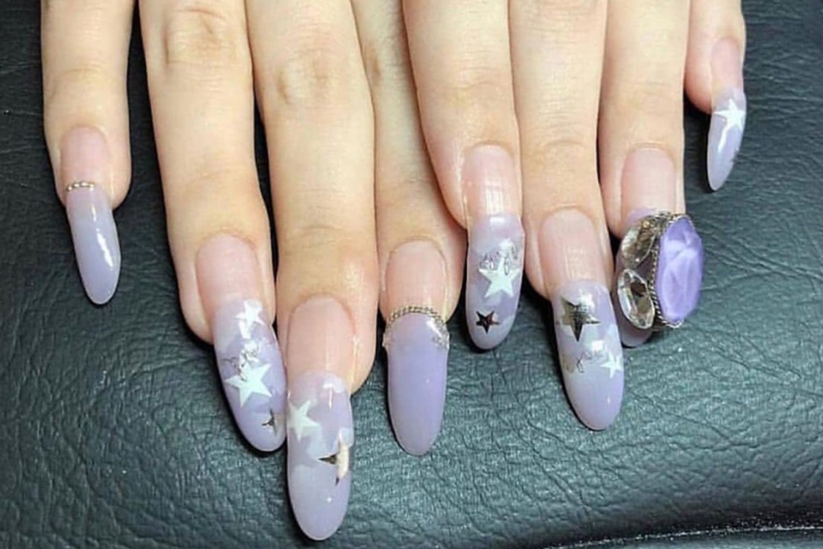 Woman S Fake Nails Branded Horrifying By Beauty Shamers After She Let Them Grow Out