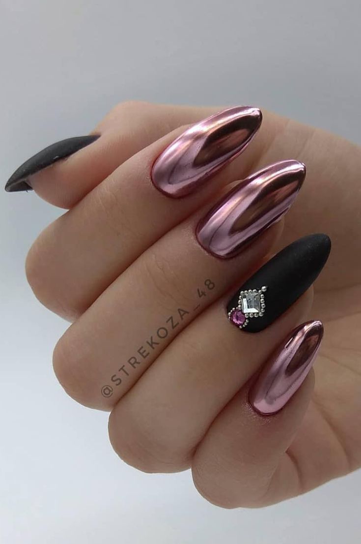 Nails Design Night Entertainment For 42 Festive And Bright Nail Art Ideas For New 2019 Page 8 Of 42 Design Nehtu Gelove Nehty A Nehet