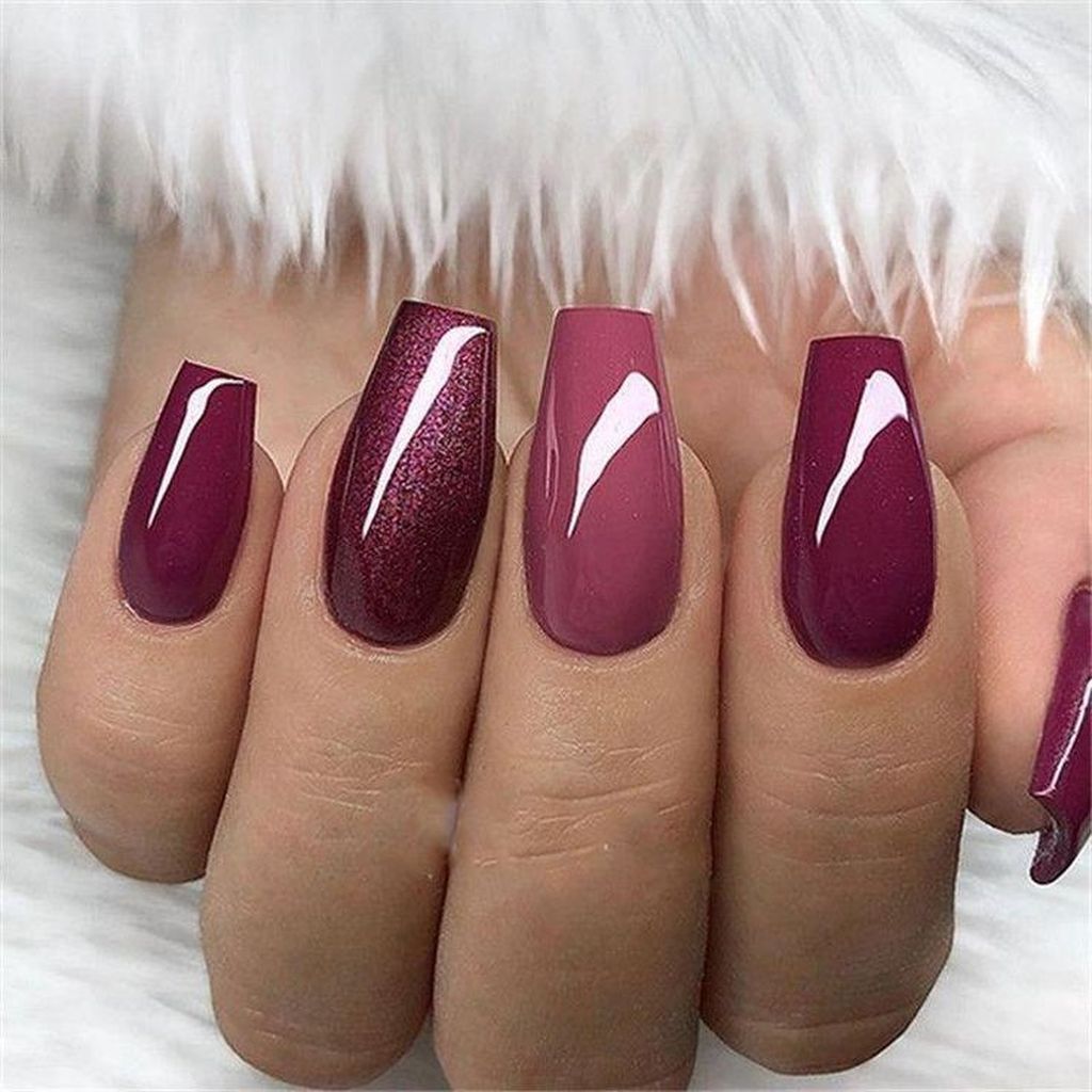 35 Elegant Glitter Nail Designs That Look Edgy And Chic For Women With Images Bezove Nehty Gelove Nehty Design Nehtu